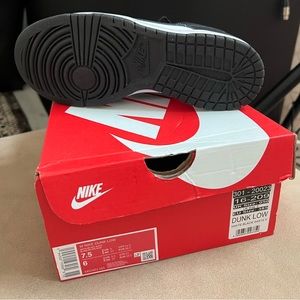 Nike Dunks (Panda’s)